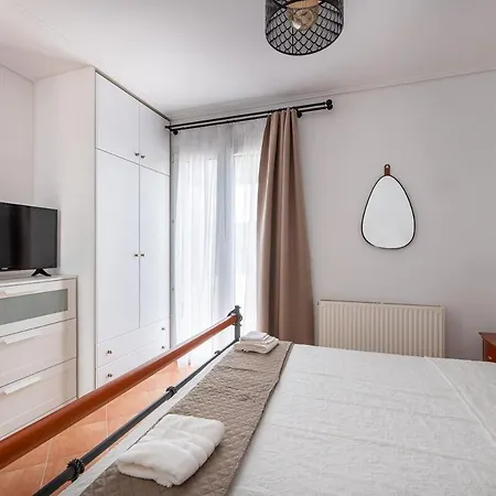 Horizon Agioi Theodoroi (Corinthia)